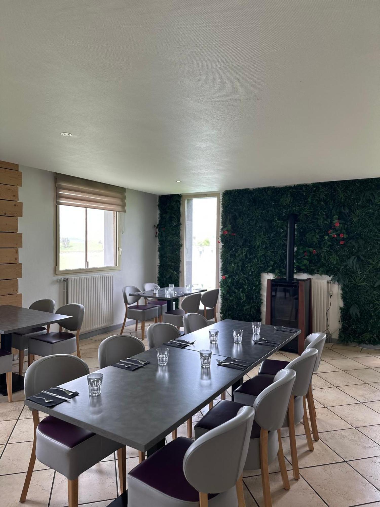 Logis Volcan Sancy 3*